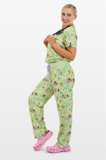 Disney Princess Women’s Cargo Scrub Pants, Garden Party
