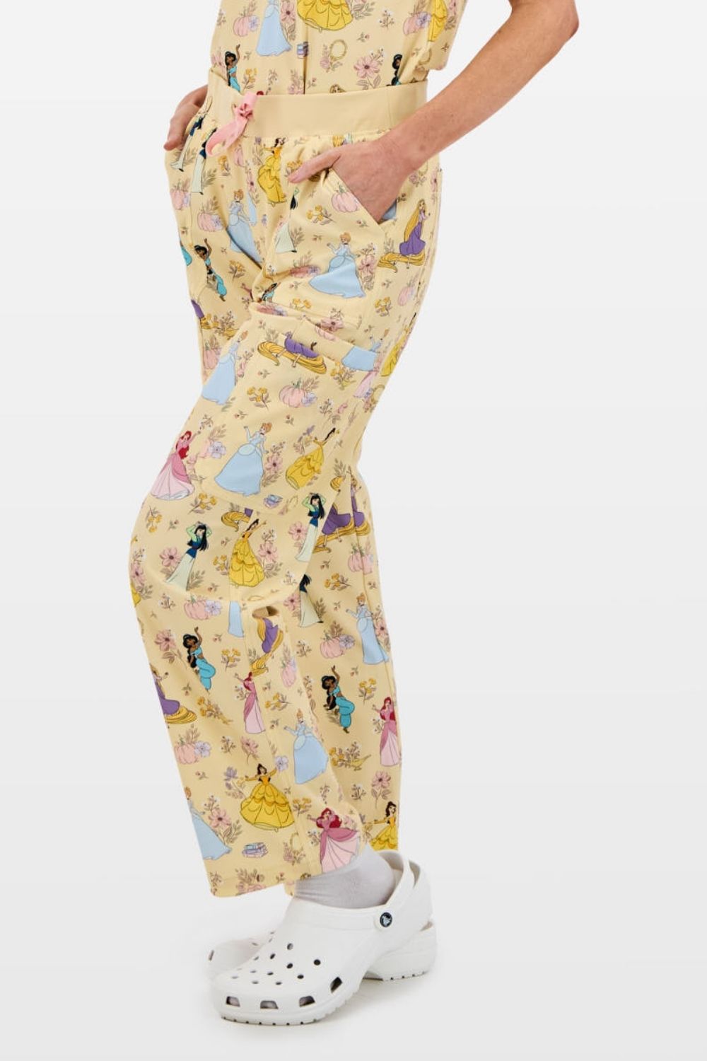 Disney Princess Women’s Cargo Scrub Pants, Golden Meadow