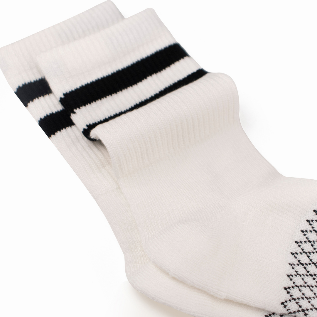 [Double Black Stripes on White]